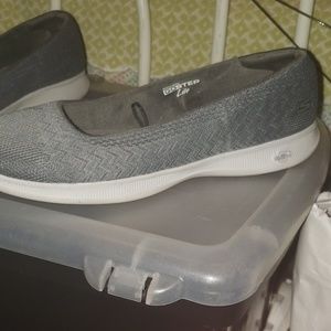 grey skechers goga max